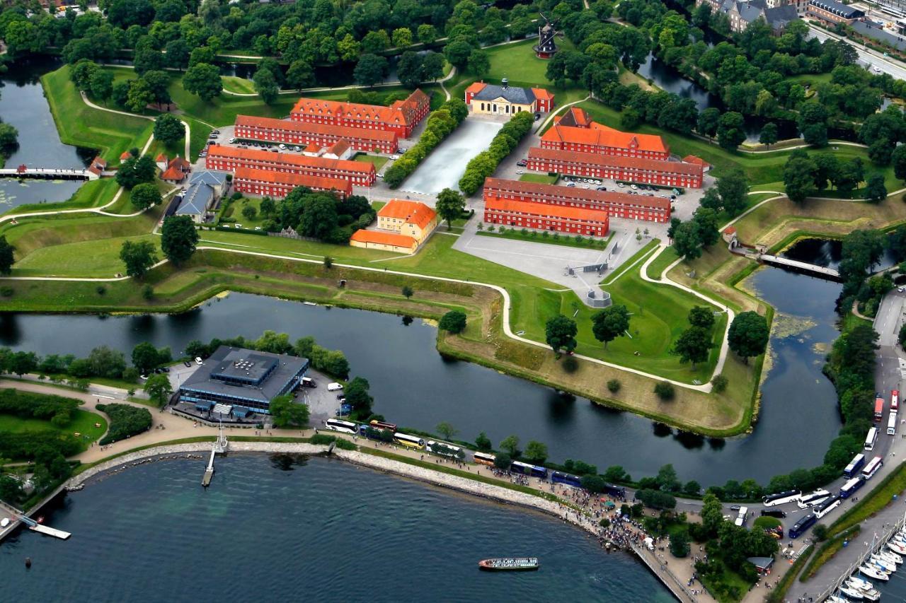 Spacious Tivoli Gardens W 3 Bedrooms Apartment Copenhagen