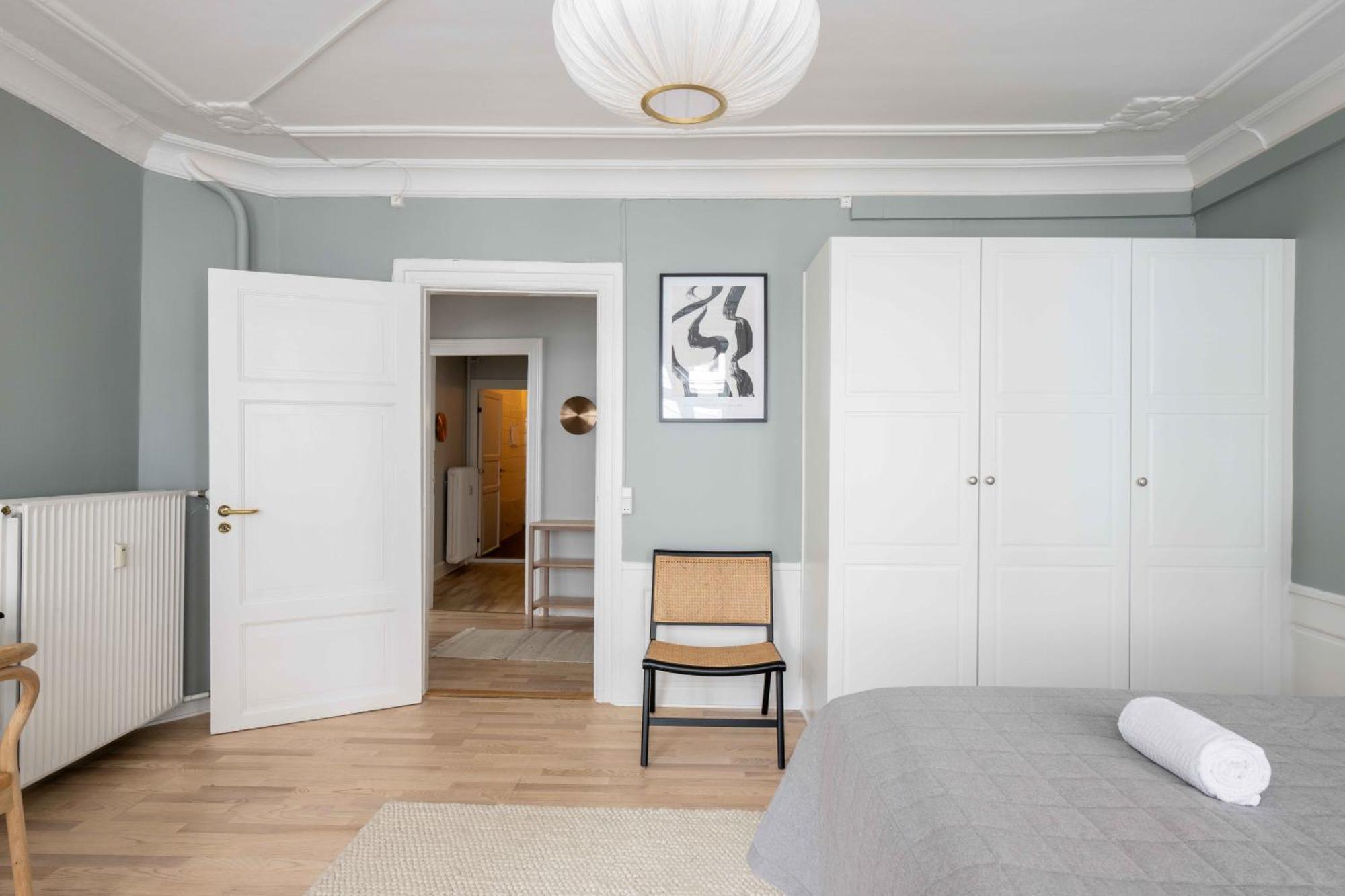 Spacious Tivoli Gardens W 3 Bedrooms Lejlighed